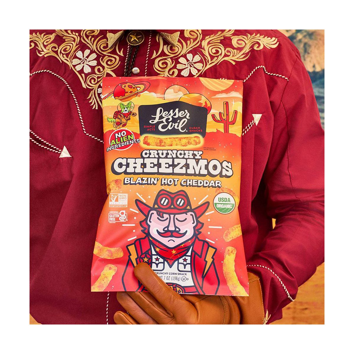 Cheezmos Blazin' Hot Cheddar Chips de LesserEvil - 7 oz - Imagen 4