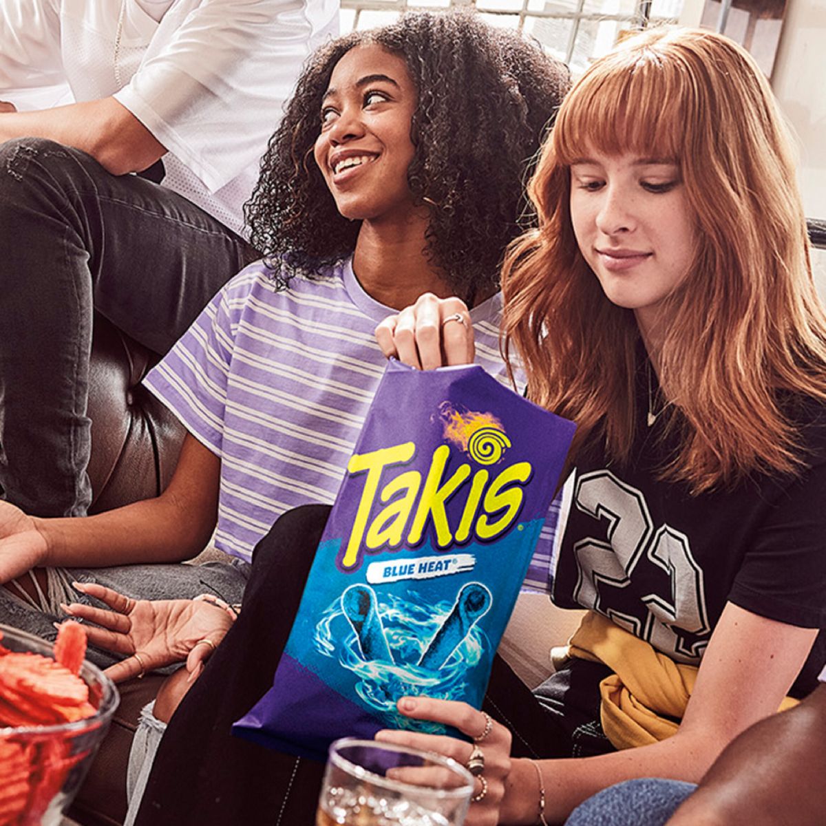 Takis Rolled Blue Heat Tortilla Chips - 9.9 oz - Imagen 6