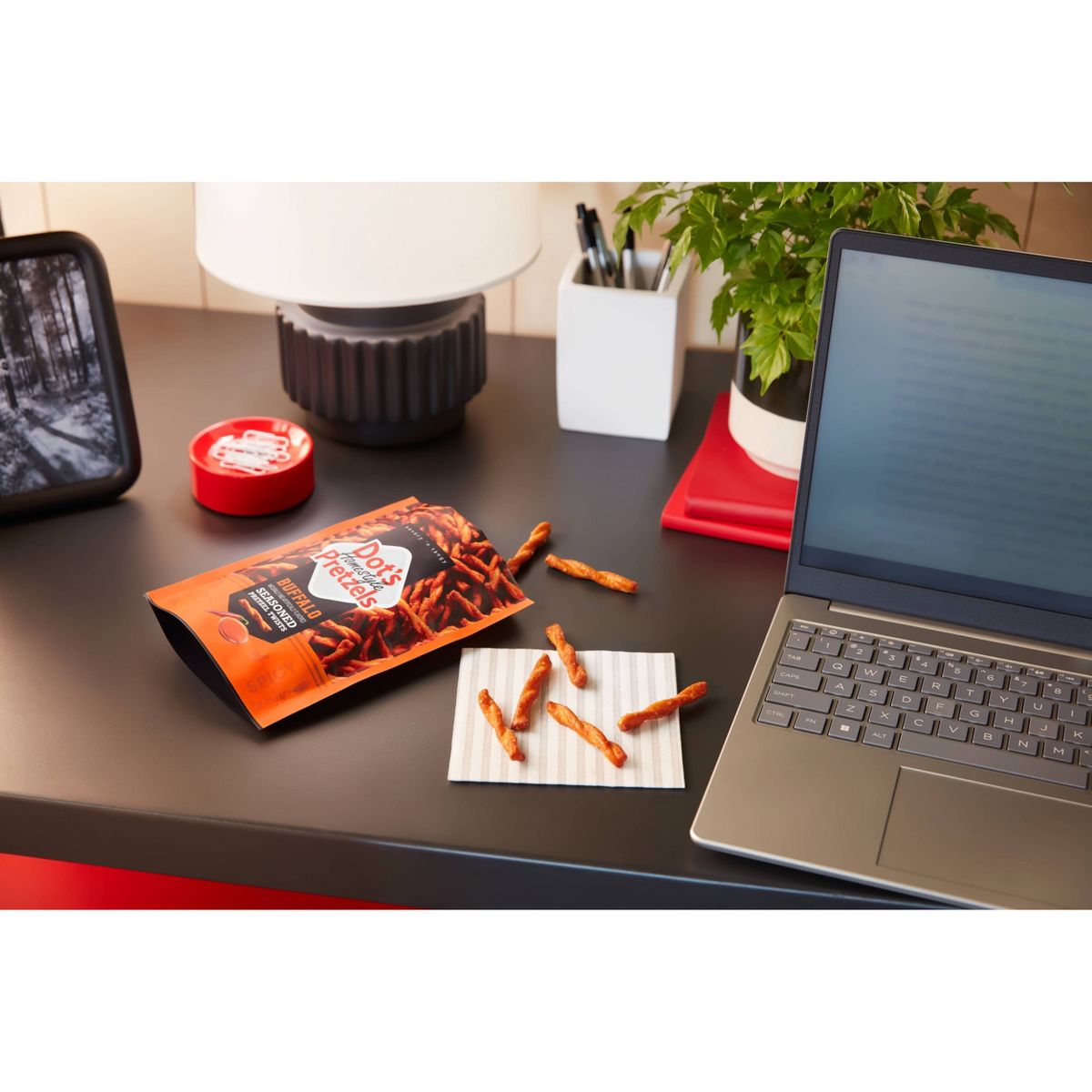 Dot's Homestyle Pretzels Sabor Buffalo - 16 oz - Imagen 6