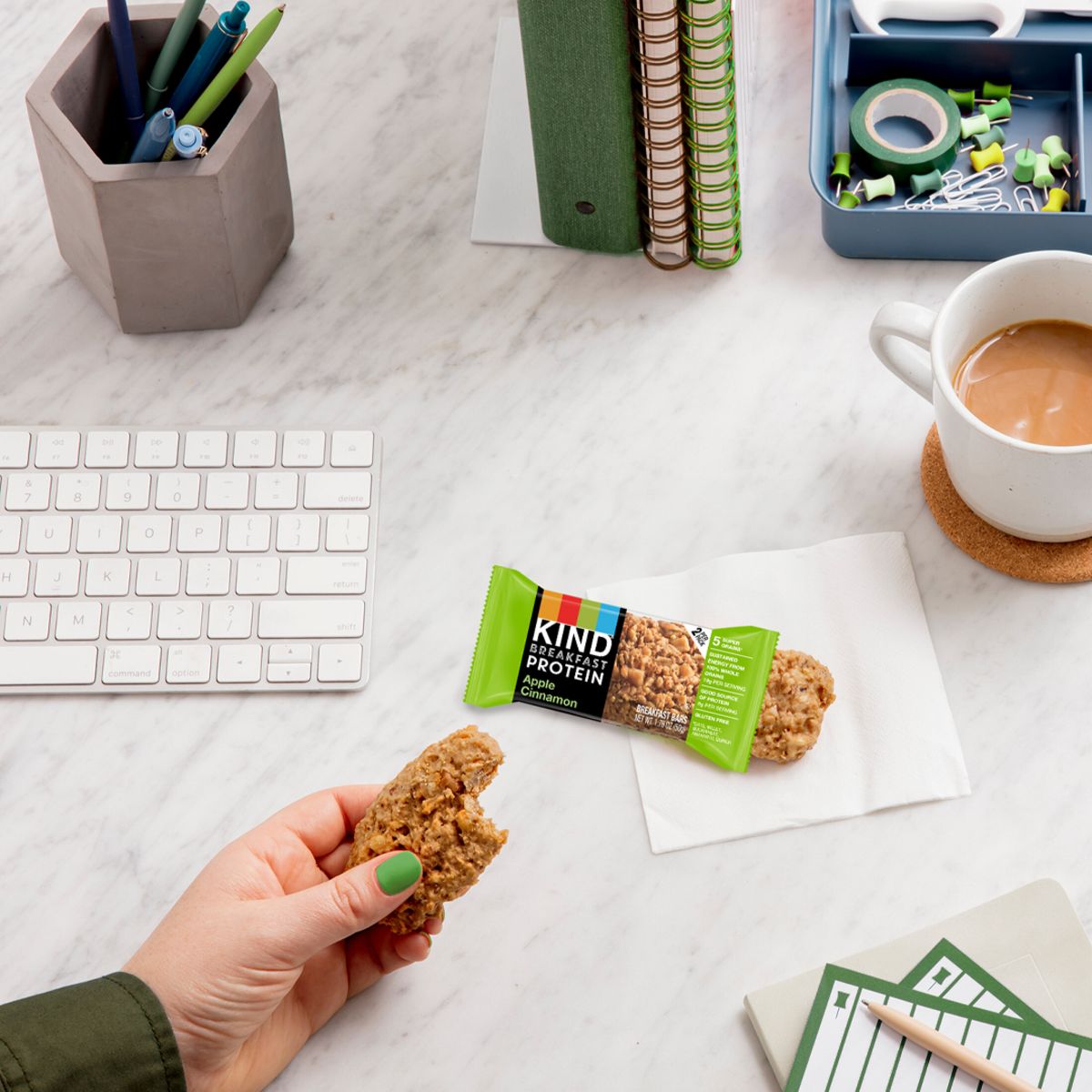 KIND Barras Nutritivas para el Desayuno de Manzana y Canela - 10.58 oz / 6 ct - Imagen 5