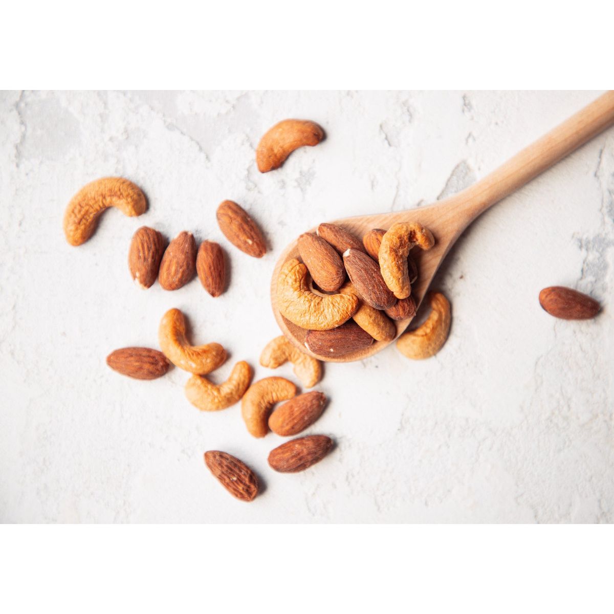 Mezcla de Almendras y Nueces de la India Orgánicas, Tostadas en Seco y Ligeramente Saladas - por Food To Live - Imagen 6