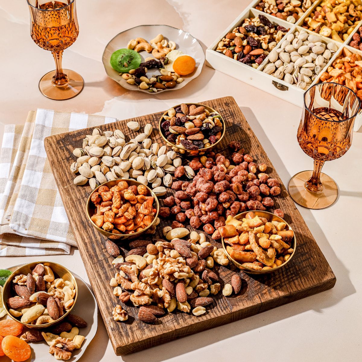 Bonnie and Pop - Canasta de Regalo de Cumpleaños en Caja de Madera Reutilizable - Opción de Regalo de Nueces Saludables - Imagen 6