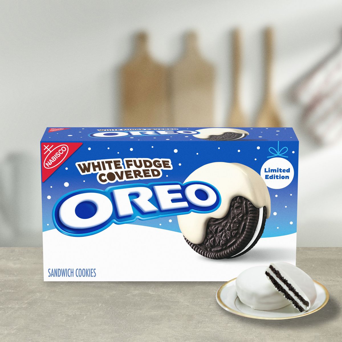 Galletas Sandwich de Chocolate Cubiertas de Fudge Blanco Oreo Edición Limitada Navideña - 8.5 oz - Imagen 9
