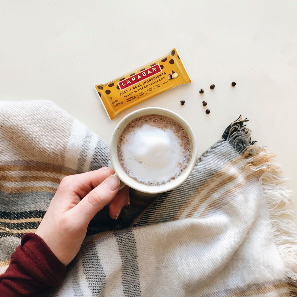 Larabar Barra de Proteína Sabor Mantequilla de Cacahuate y Chispas de Chocolate - Imagen 4