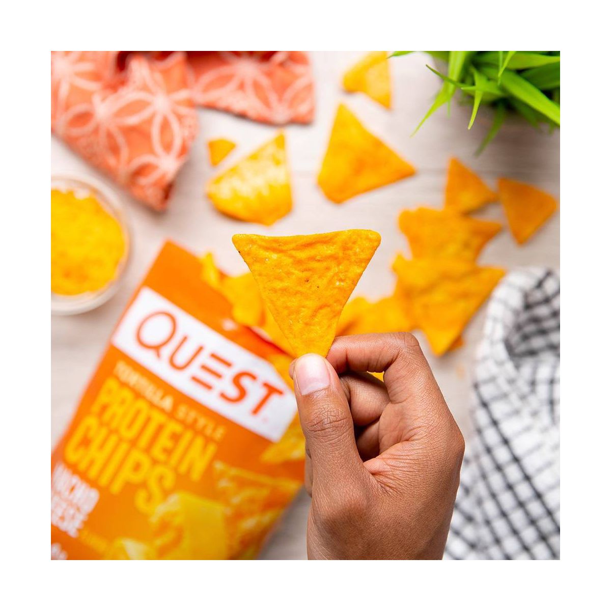 Quest Nutrition Tortilla Style Protein Chips - Nacho - Imagen 3